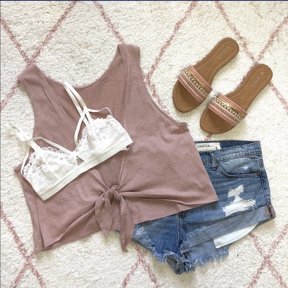 ✨ Final Price- Blush Tie Back Cropped Tank - Picture 3 of 3